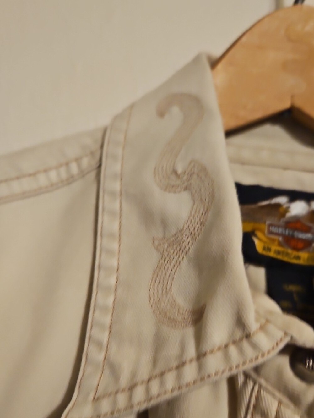 Harley-Davidson Cream and Black Embroidered Eagle Label Shirt - Picture 4 of 6